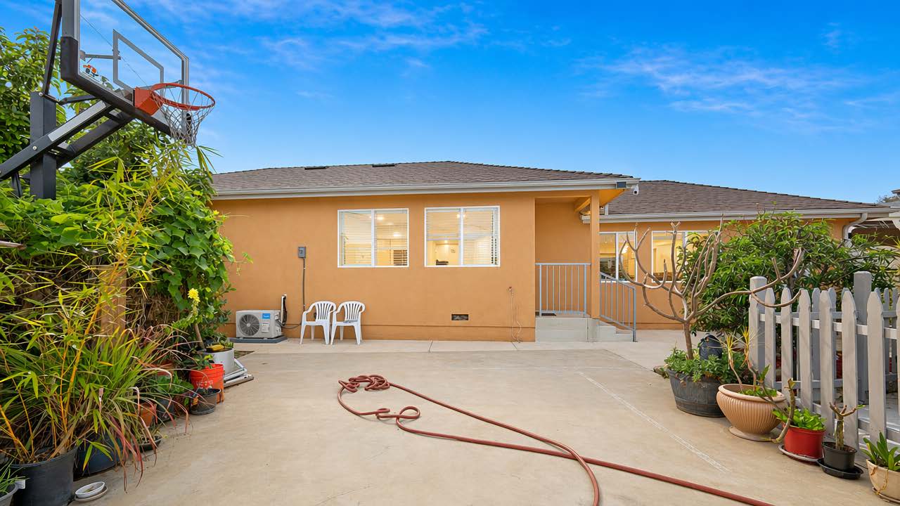 628 West Floral Drive